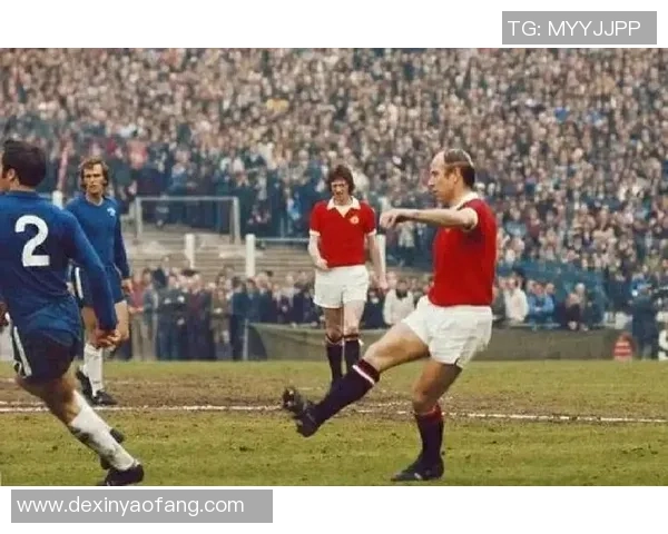 足球明星荣誉之路：探秘他们获得的各类奖项与成就