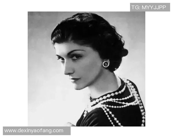 追忆逝去的足球明星妻子她的传奇人生与不朽爱情故事