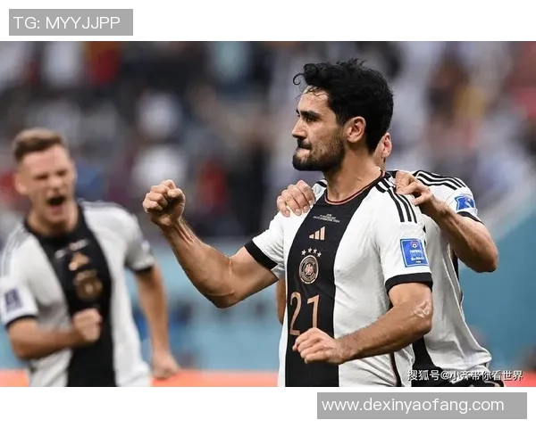 日本足球明星在梦幻城堡前的精彩瞬间与独特魅力展现