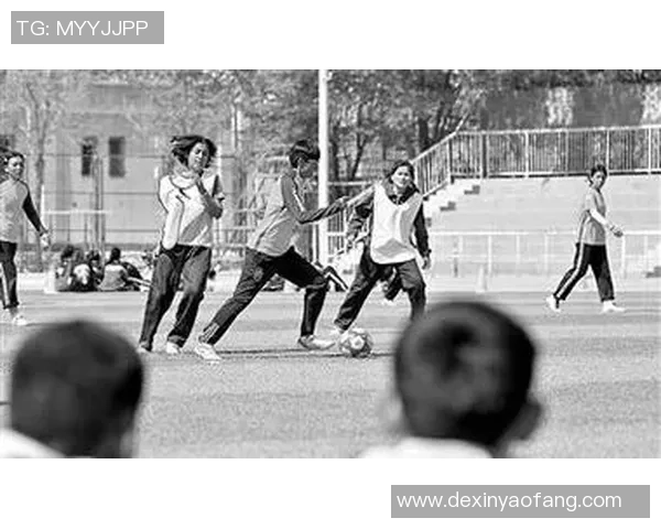 追逐梦想的女孩与足球明星的亲密对话揭秘运动背后的故事与激情 追逐梦想的女孩与足球明星的亲密对话揭秘运动背后的故事与激情